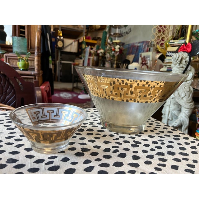 1970s Gold Accent Greek Key Serving Glass Bowls- Set of 2 For Sale - Image 4 of 8
