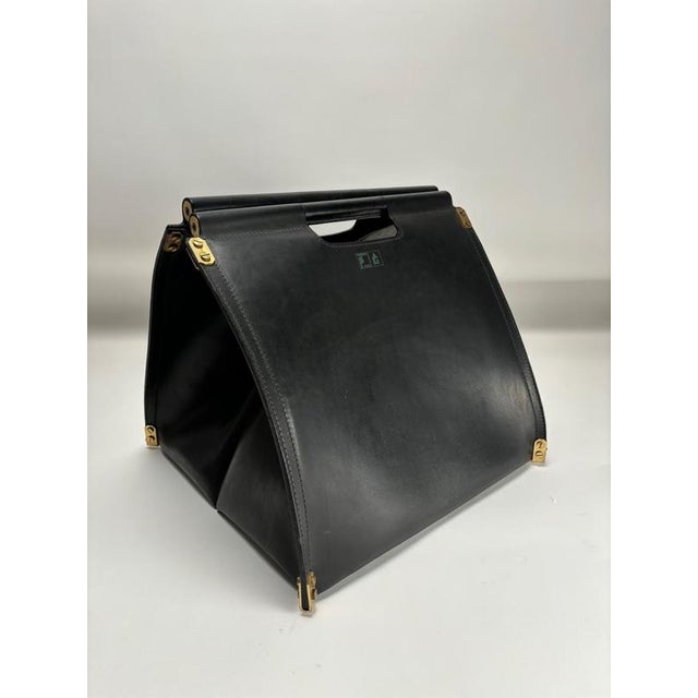 Leather and Brass Dimensionefuoco Firewood Sack by Afra & Tobia Scarpa, Italy, 1980s For Sale - Image 3 of 11