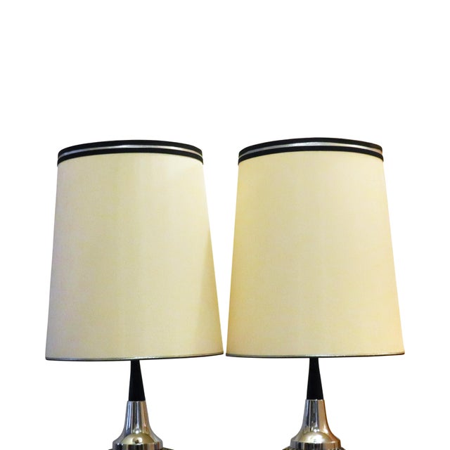 Metal Pair of Mid Century Modern Spun Lucite Spaghetti Table Lamps For Sale - Image 7 of 10
