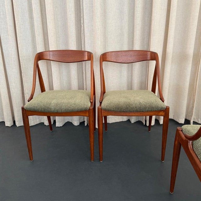 Wood 1960s Scandinavian Modern Teak Dining Chairs by Johannes Andersen For Sale - Image 7 of 8