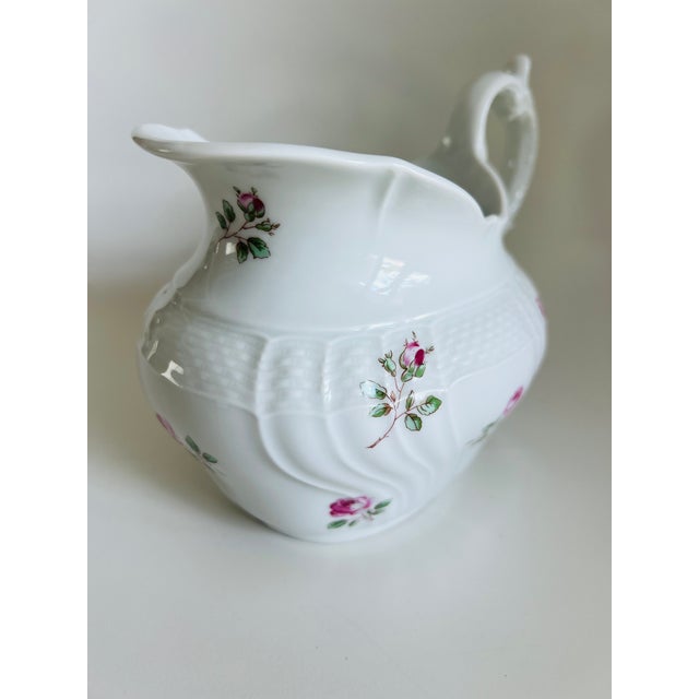 1970s 1735 Italian Ginori Roselline Tea Milk Jug Creamer, Vecchio Ginori Shape For Sale - Image 5 of 8