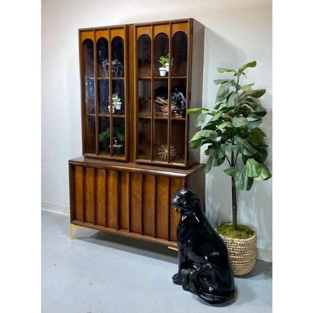 1960s Mid Century Modern Keller Furniture Colonnade Walnut China Hutch