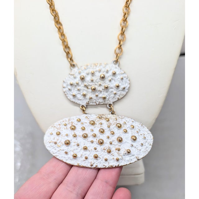 White Vintage 1972 Signed Napier Modernist White Enamel Bumpy Oval Pendants Necklace For Sale - Image 8 of 10