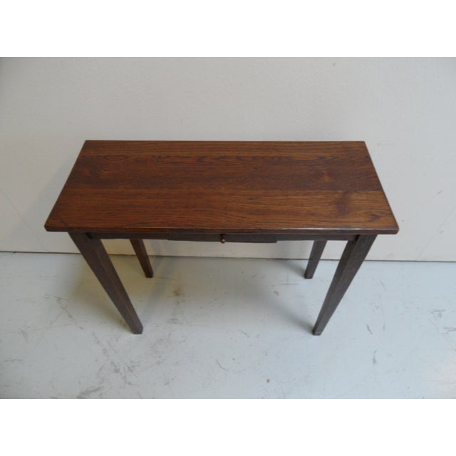 Small Vintage Oak Side Table with Drawer, 1920s, in Very Good conditions. Designed 1920 to 1949