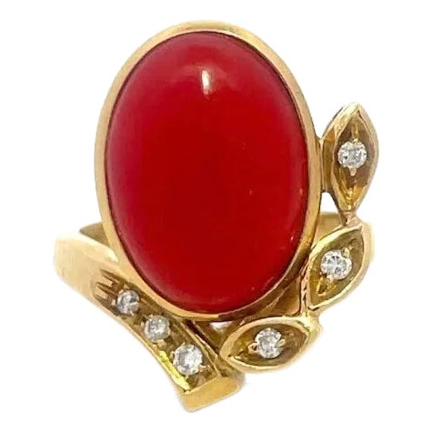 Coral Diamond Oval Ring 18k Yellow Gold Retro Leaf Design For Sale