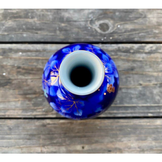 Vintage Fukagawa Arita Cobalt Blue Porcelain Vase With Gilt Leaves For Sale In San Francisco - Image 6 of 9