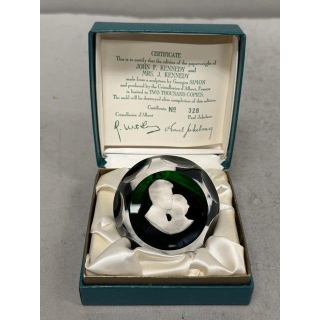 Cristal d'Albret France JFK Jackie Kennedy Sulphide Paperweight Faceted Green For Sale - Image 17 of 17