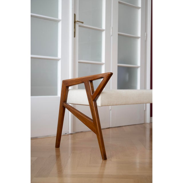Mid-Century Modern Italian Bench in the style of Gio Ponti, 1960s For Sale - Image 4 of 7