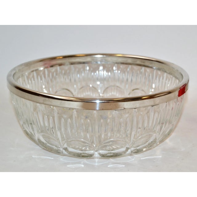 Art Deco 1950s Art Deco Round Clear Crystal Bowl Silver Plate Rim Italy Serveware For Sale - Image 3 of 13