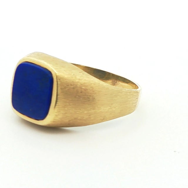 1980s 14k Yellow Gold Solitaire Lapis Ring, Size 6.25 For Sale In Lexington, KY - Image 6 of 10