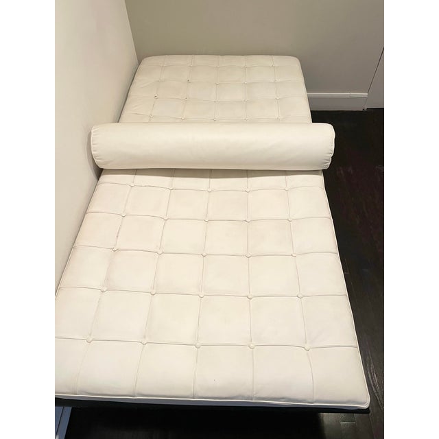 Mid Century Leather Day Bed For Sale In New York - Image 6 of 6