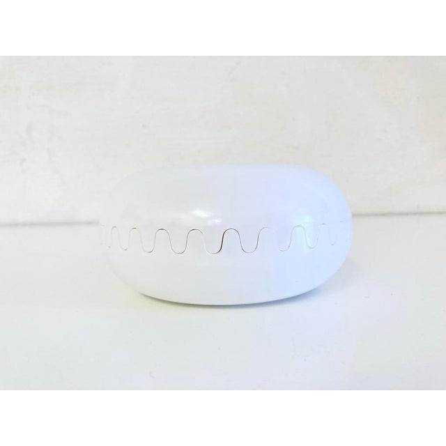 Vintage White Clam Ashtray by Alan Fletcher for Furniture, 1970s For Sale - Image 9 of 9