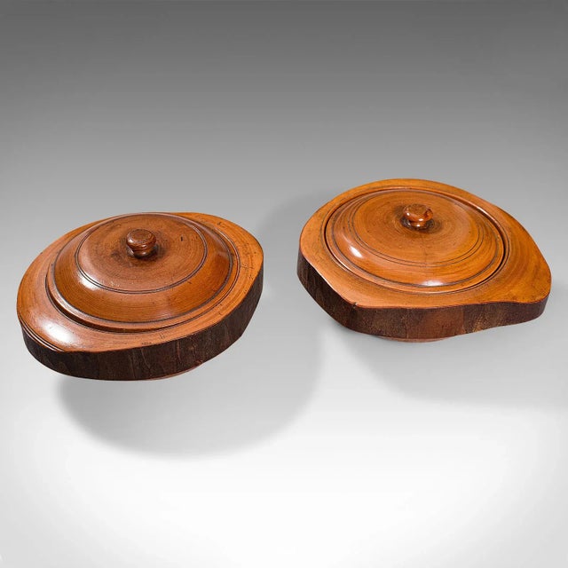 1900s Pair of Antique Victorian English Carved Yew Lidded Bowls For Sale - Image 13 of 13