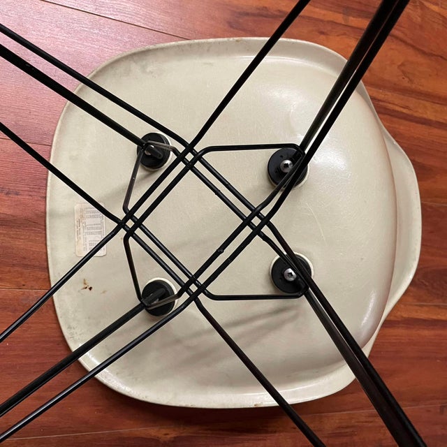 Eames Vintage Dsr Fiberglass Dining Chairs Set of 4 For Sale - Image 11 of 12