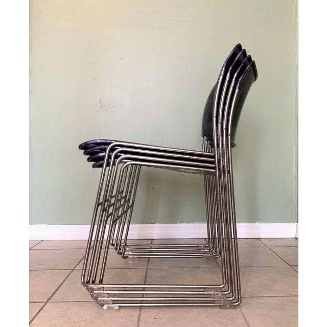 Minimalist Postmodern Iridescent Blue Marble Steel 40/4 Chairs – 2023 Reproduction of the David Rowland Design, Chrome Frame, Set of 4 For Sale - Image 10 of 11