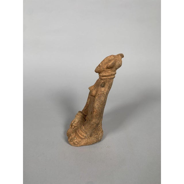 Bankoni statuette, Mali, 13th-15th century, terracotta, red ochre, African tribal art For Sale - Image 4 of 8