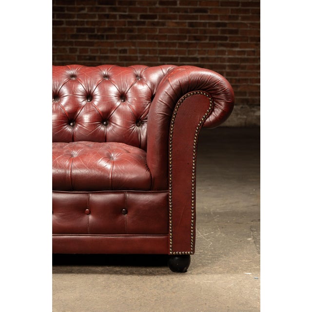 Vintage Leather Tufted Chesterfield Sofa With Nailhead Trim in Burgundy For Sale In Chicago - Image 6 of 8