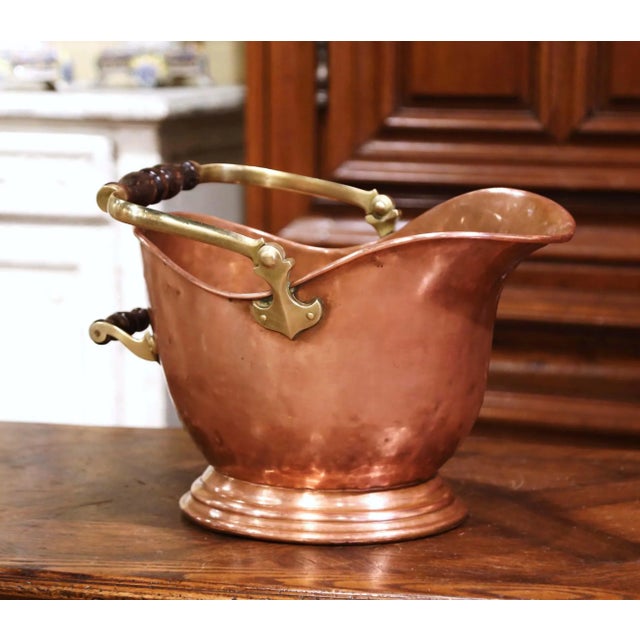 Victorian 19th Century English Victorian Copper and Brass Coal Bucket For Sale - Image 3 of 10