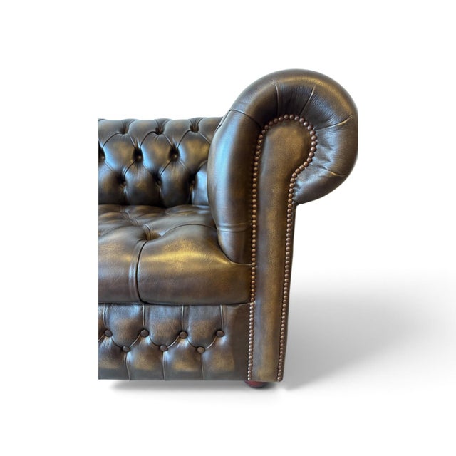 Animal Skin Vintage Chesterfield Three-Seater Sofa in Brown Leather, England, 1980s For Sale - Image 7 of 10