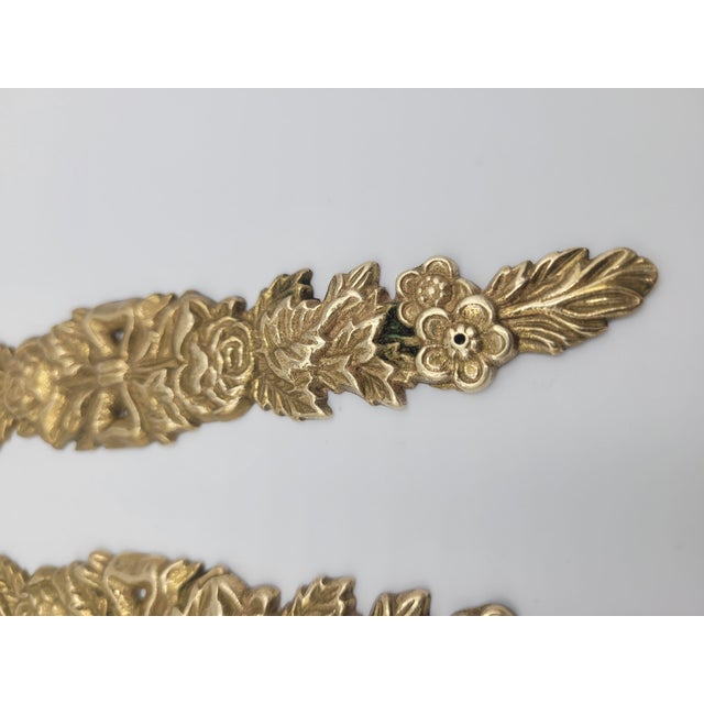 Neoclassical Pair of 1980s Vintage Bombay Co. Brass Floral Bow & Rose Ormolu Appliques For Sale - Image 3 of 11