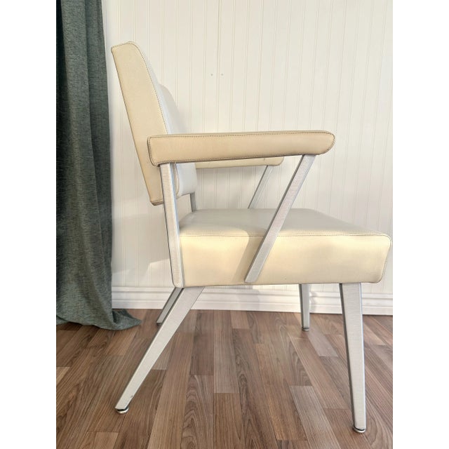 Mid-Century Modern 1960 Industrial Style Aluminum Angular Side Chair by Good Form, Brushed Frame, Original Cream Vinyl Upholstery, For Sale - Image 3 of 7