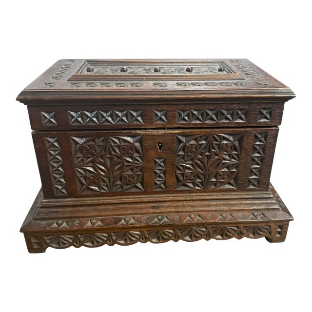Antique Folk Art Chip Carved Wood Box Tramp Art Jewelry Casket Box 15.5” Wide For Sale