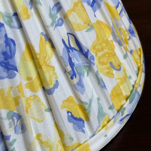 White 1990s Gathered Pleated Floral Cotton Lamp Shade For Sale - Image 8 of 11