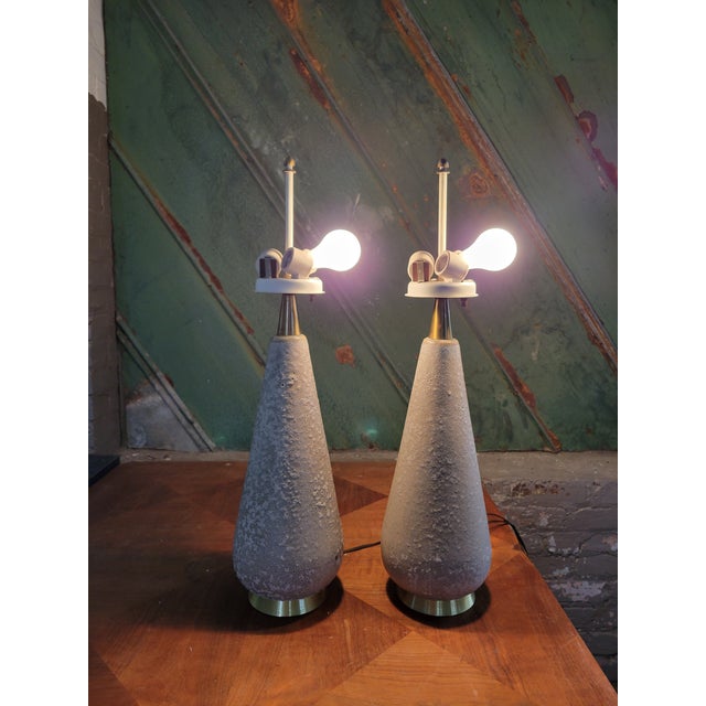 1950s Mid Century Modern Gerald Thurston for Lightolier Ceramic & Brass Table Lamps, Pair For Sale - Image 11 of 18