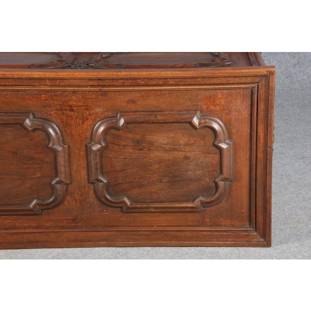 Wood Antique Baroque Chest in Walnut, 1750 For Sale - Image 7 of 18