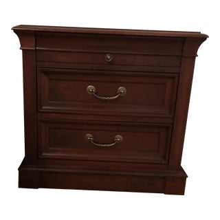 Late 20th Century Ethan Allen Medallion Collection Nightstand For Sale