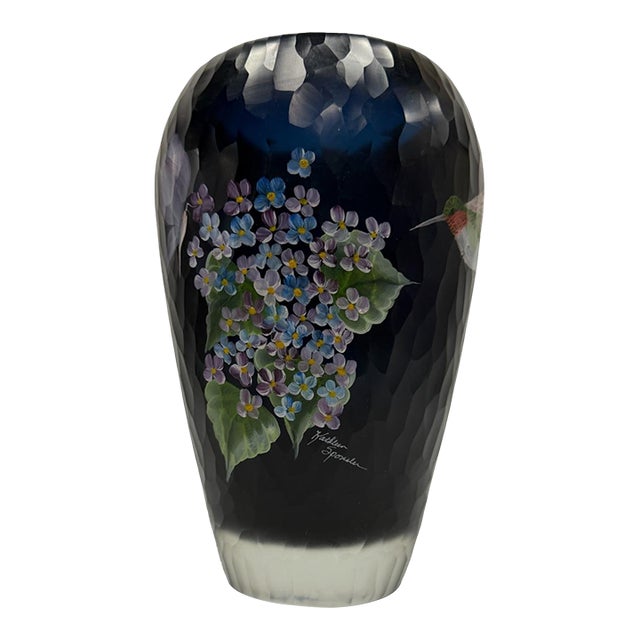 Signed Fenton Art Glass Faceted Cut-to-Clear Vase by Kathleen Sponsler – Hummingbird & Hydrangeas For Sale