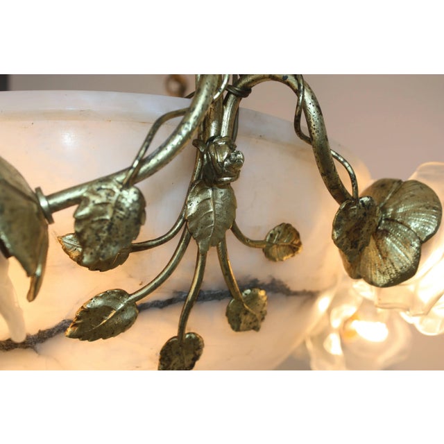 - Wonderful, large alabaster and gilt bronze pendant - Made in France, circa 1900 - Solid and gilt bronze frame with six...