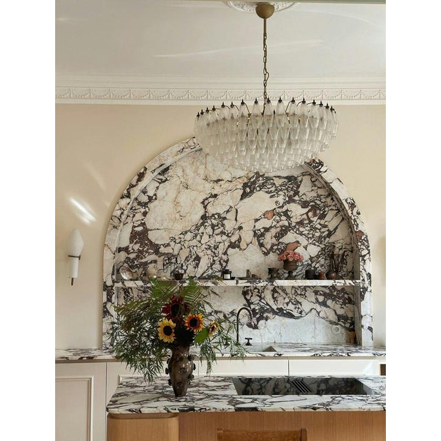 Large Contemporary Murano Chandelier in Traditional Italian Mid-Century Style. Produced during the 21th Century. Lamp...