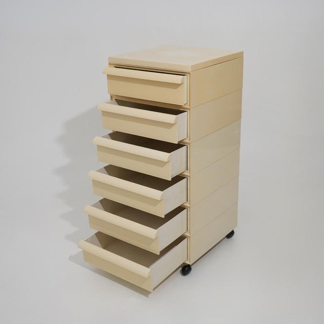 Beige Modular Chest of Drawers by Simon Fussell for Kartell, 1970s For Sale - Image 8 of 16