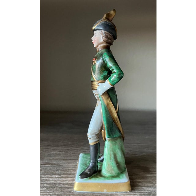 Vintage Hand-Painted Capodimonte Porcelain Figurine of a Napoleonic Soldier For Sale In Tampa - Image 6 of 7