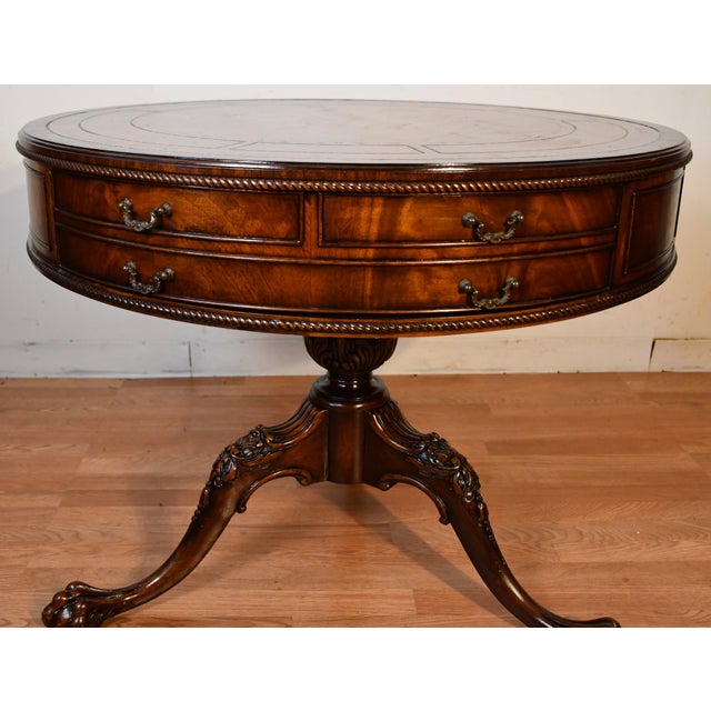 Vanleigh Furniture 1900s Vanleigh Co. Ny English Chippendale Mahogany & Leather Top Round Center Table / Hall Table For Sale - Image 4 of 17