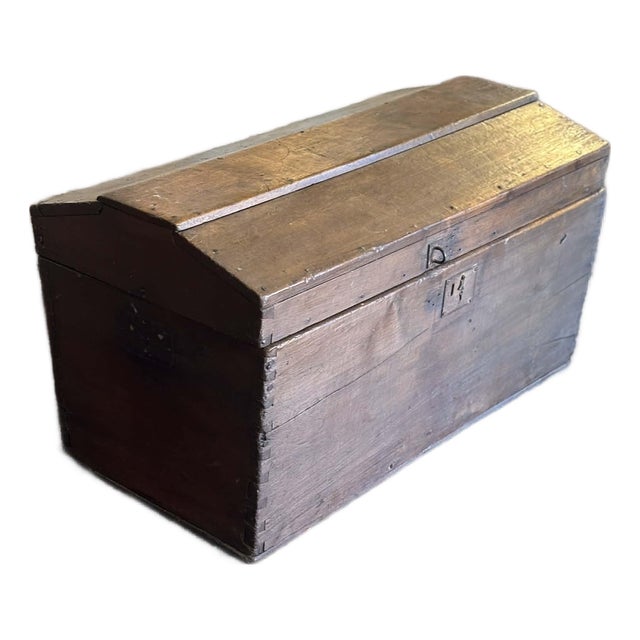 1900-1909 Primitive Wood Trunk For Sale
