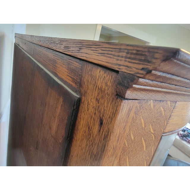 Antique Quarter-Sawn Oak Curved Glass China Cabinet, C. 1910 For Sale - Image 18 of 18