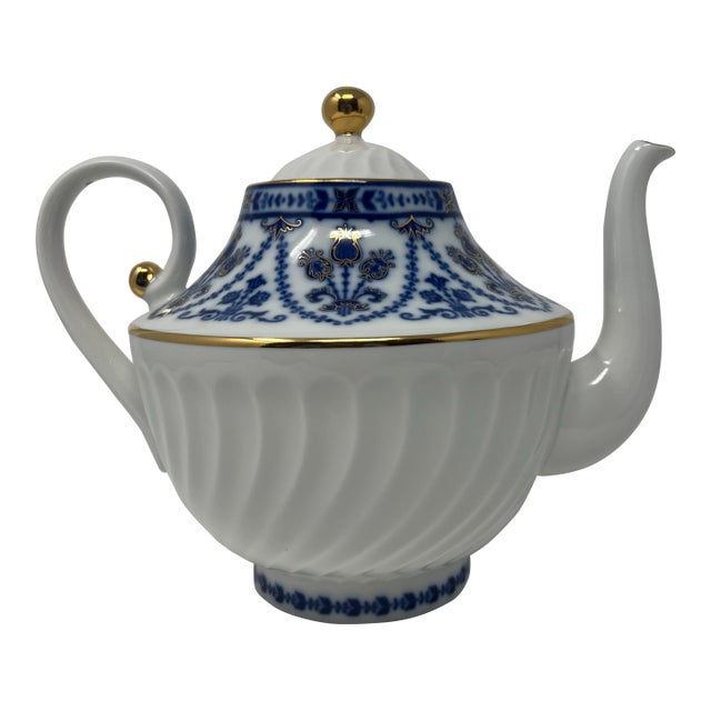 1970s Russian Lomonosov Hand-Decorated Porcelain Teapot With Cobalt Blue & Gold, St. Petersburg For Sale