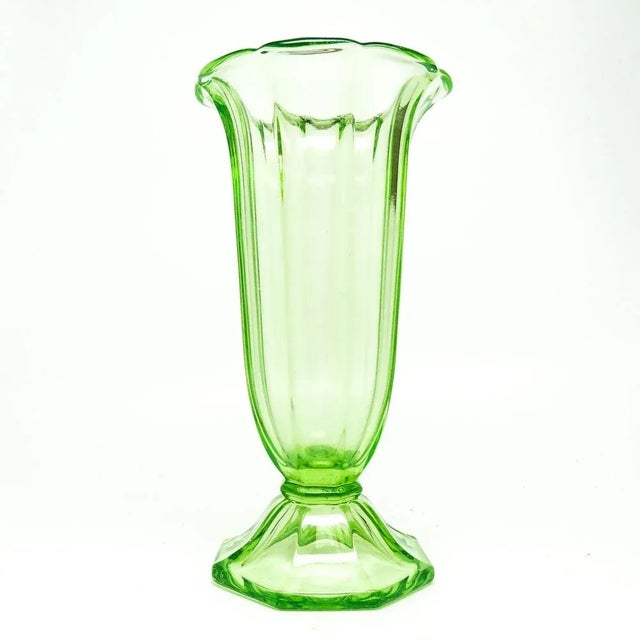 Polish Art Deco Uranium Vase from Zawiercie Glassworks, 1930s For Sale - Image 11 of 11