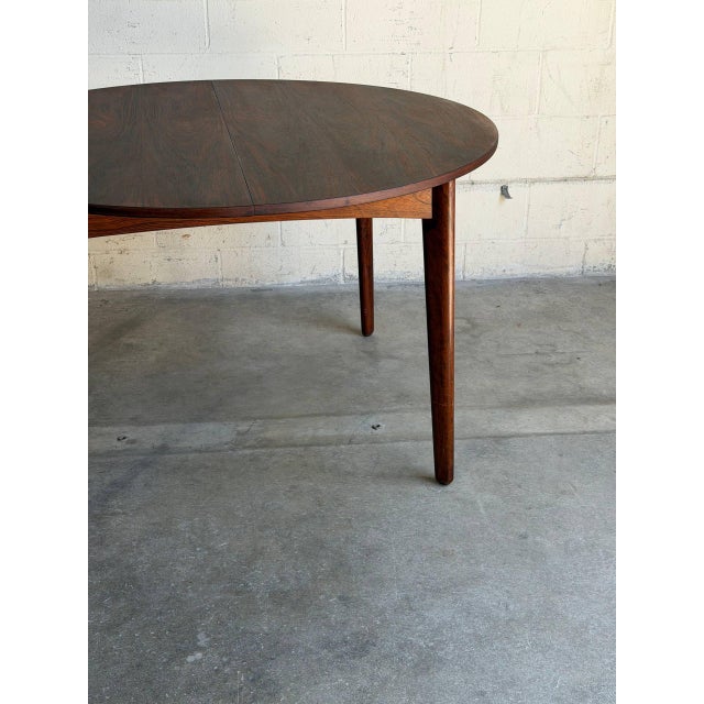 Wood Danish Mid Century Modern Round Rosewood Dining Table Scandinavian Modern For Sale - Image 7 of 7