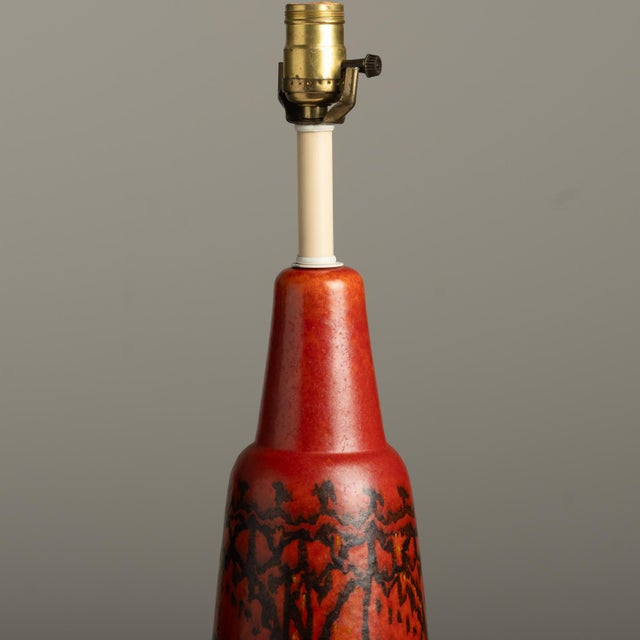 Ceramic 1950s Stunning Ceramic Italian Large Signed Studio Pottery Red Raymor Lamp Bitossi Aldo Londi For Sale - Image 7 of 15
