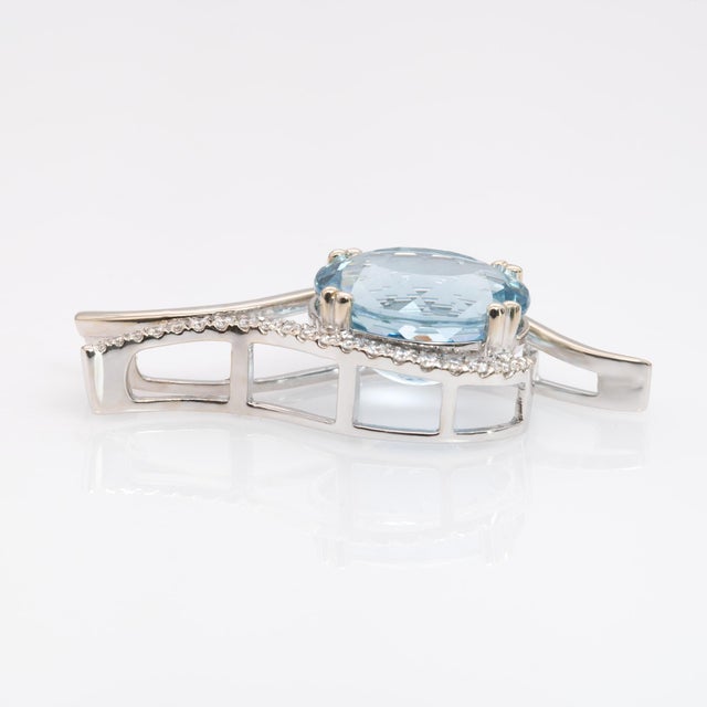 Metal 7.8Ct Santa Maria Aquamarine Pendant With Natural Diamonds Accents: 14k Gold For Sale - Image 7 of 8