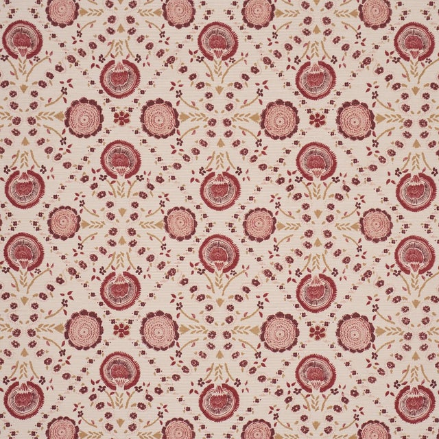 Screen-printed by hand on 100% cotton, this charming interwoven floral lattice features a strié effect and is reminiscent...