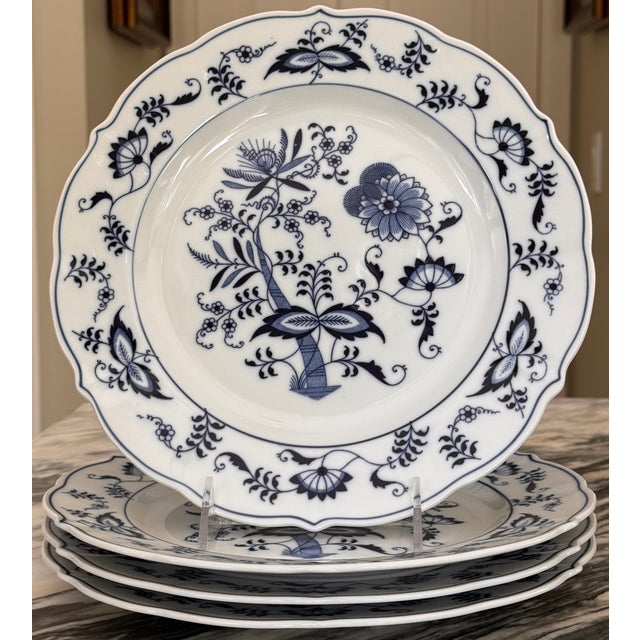 English Set of 4 Mid-Century Blue Danube Dinner Plates For Sale - Image 3 of 8