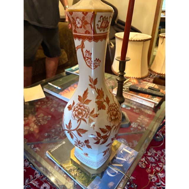 Porcelaine de Paris Vintage Porcelaine De Paris Chinoiserie Porcelain Table Lamp With Trimmed Shade For Sale - Image 4 of 4