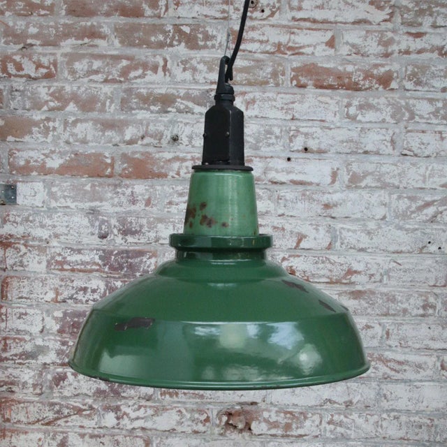 Vintage British Industrial Green Enamel Pendant Light For Sale - Image 4 of 5