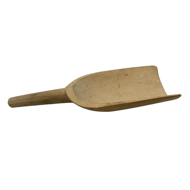 Vintage Wooden Grain Scoop For Sale In Los Angeles - Image 6 of 6