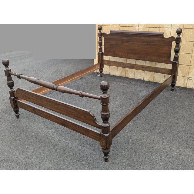 Wood Vintage Pennsylvania House Queen Size Colonial Style Cannonball Poster Bedframe For Sale - Image 7 of 8