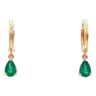 0.60 cts Natural emerald earrings in 18k gold For Sale